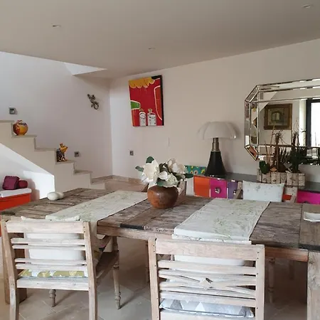 Holiday home Le Petit Nid D'amour Cereste